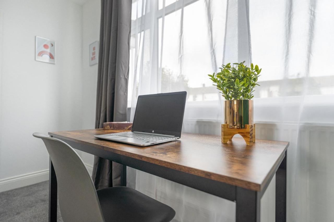 Contractor Accommodation Near Heathrow, Windsor Minutes From M4 Slough Eksteriør bilde