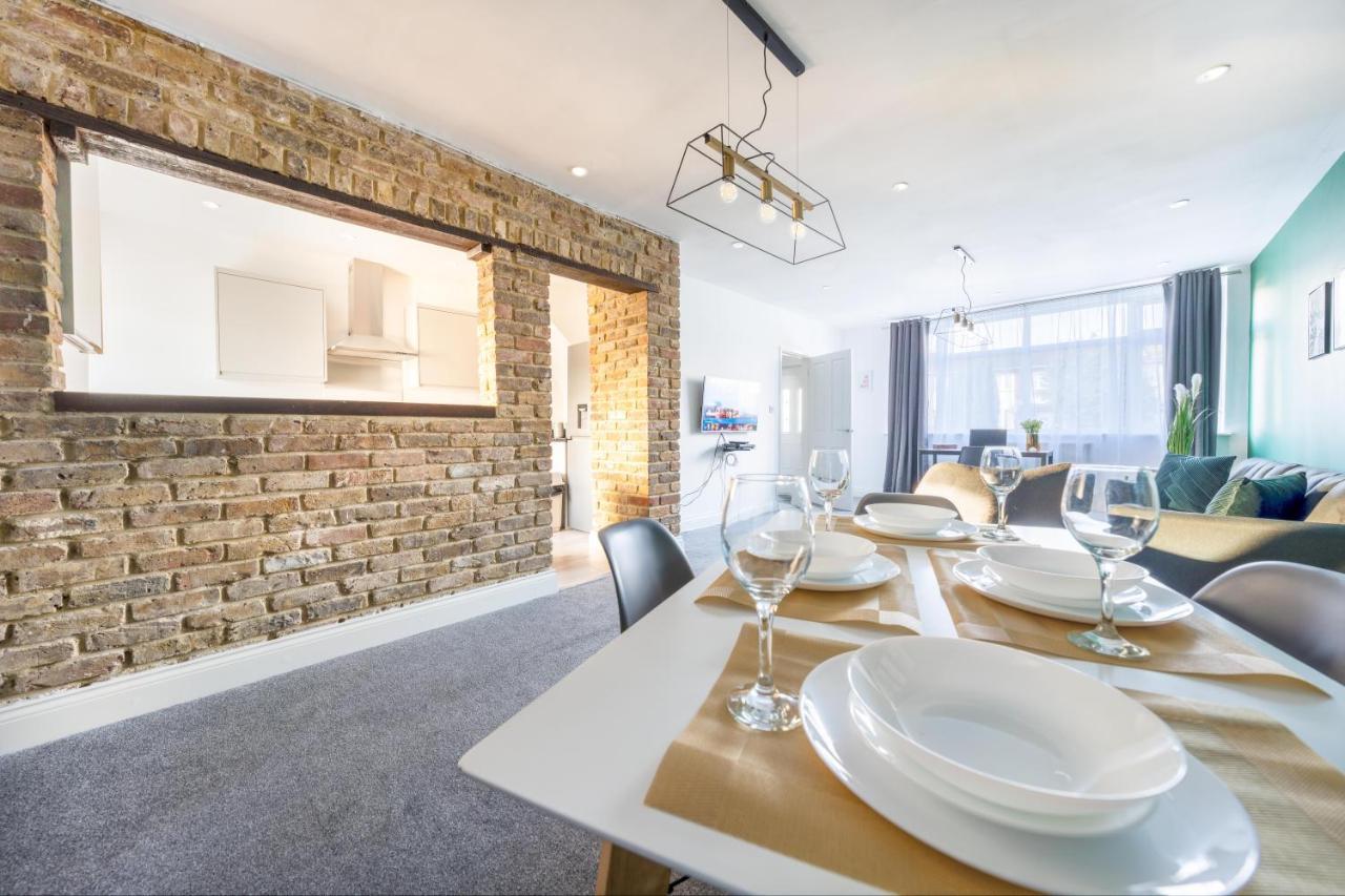 Contractor Accommodation Near Heathrow, Windsor Minutes From M4 Slough Eksteriør bilde