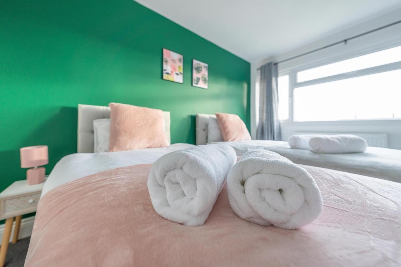 Contractor Accommodation Near Heathrow, Windsor Minutes From M4 Slough Eksteriør bilde